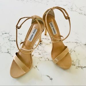 Steve Madden- Natural Color Heel-Size 6